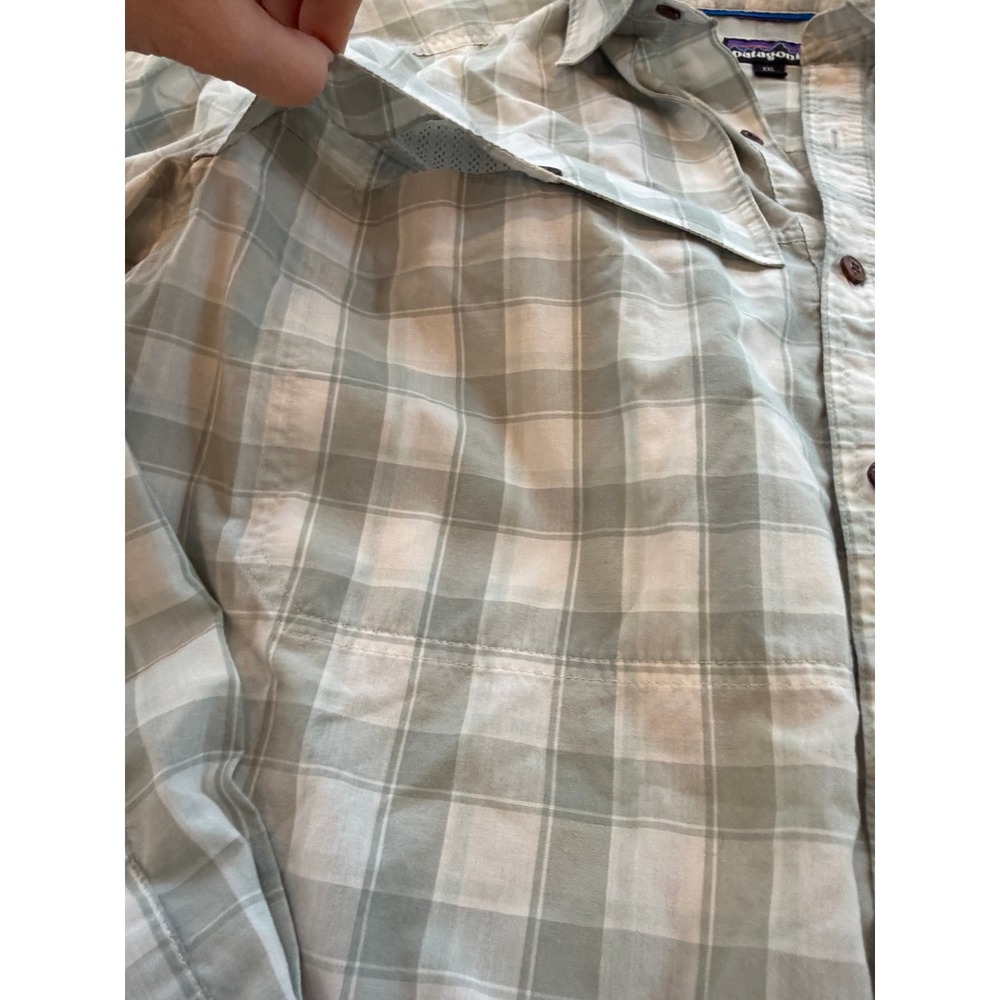 Lot of 5 Men's XXL Outdoor Fishing Hunting Hiking Shirts Patagonia Simms - Picture 10 of 13